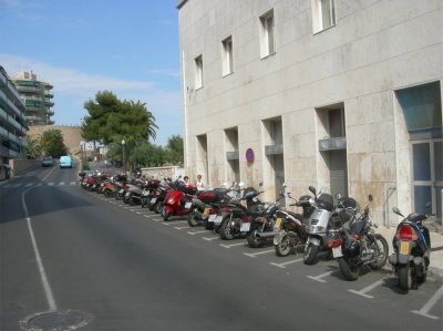 parking_motos2_400
